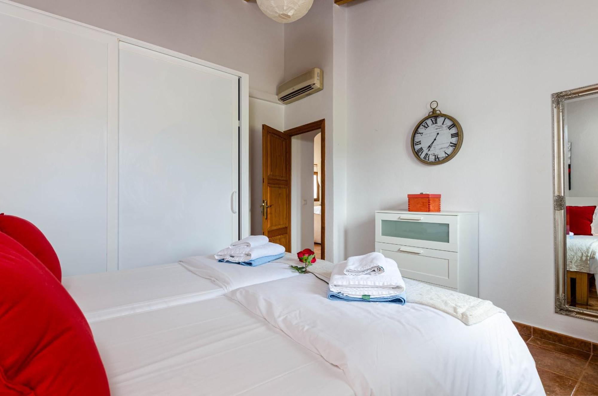Villa Yourhouse Grau Petit
